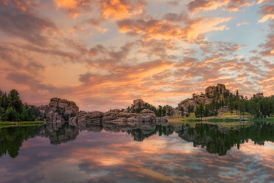 20210419 Sylvan Lake Sunrise - BigStock.jpg